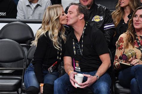 jeanie buss|Iba pa.